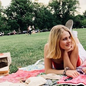 Meet your Posher, Eva